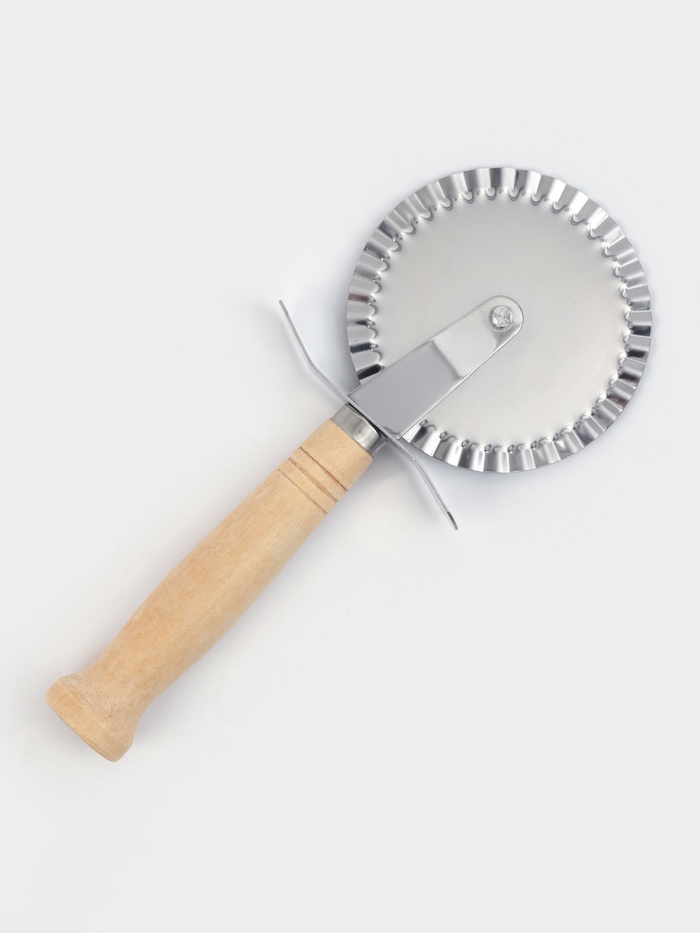 Нож для пиццы и теста 18,5см, ребристый, цвет бежевый "Классик"