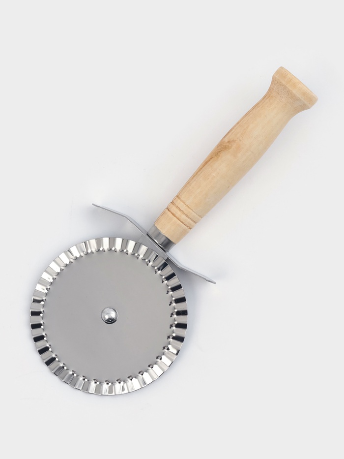 Нож для пиццы и теста 18,5см, ребристый, цвет бежевый "Классик"